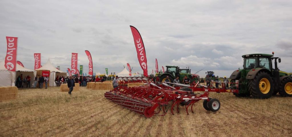 noticias maquinaria Ovlac pisa fuerte en Demoagro 2025